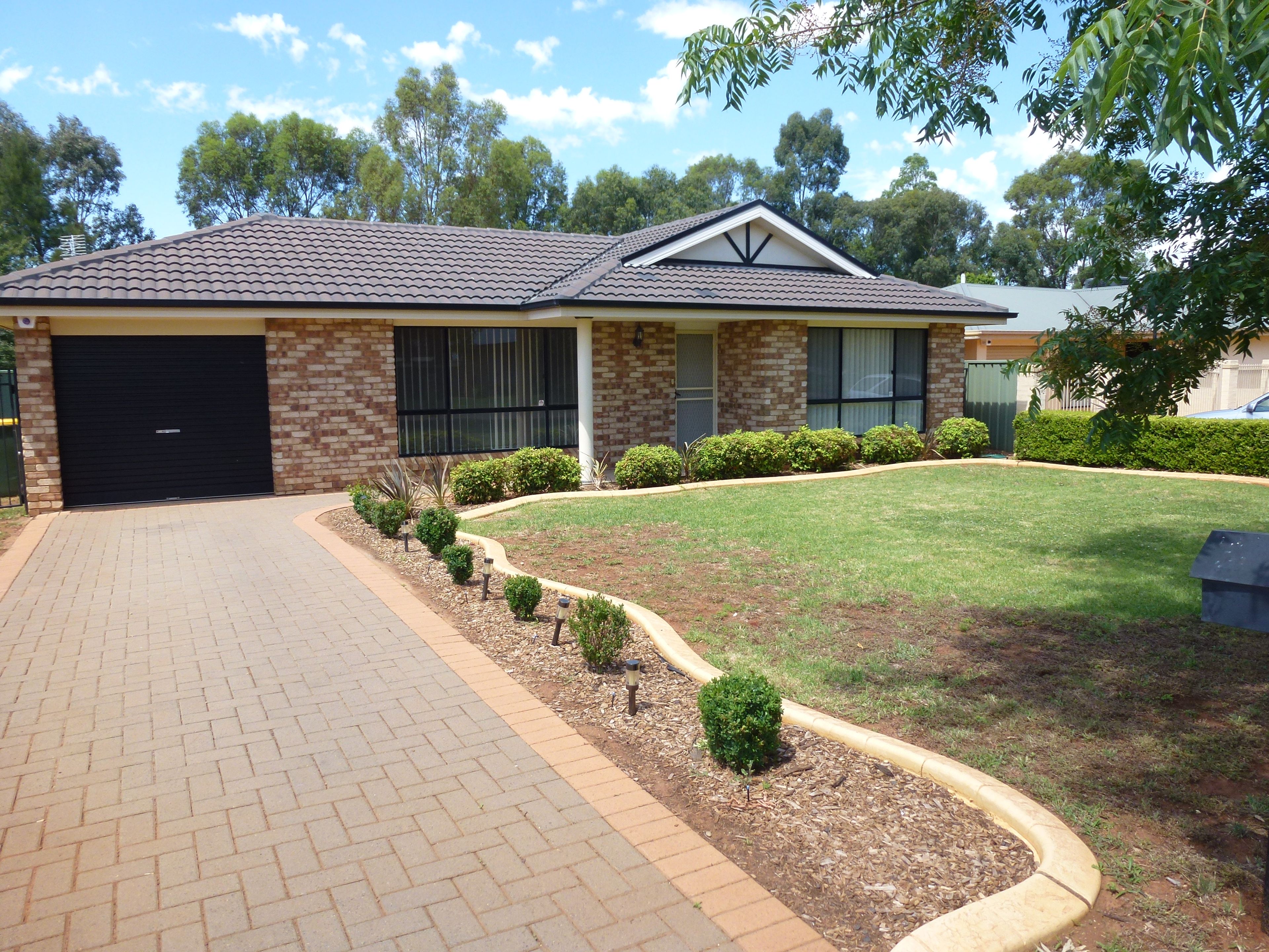 17 Namoi Crescent
