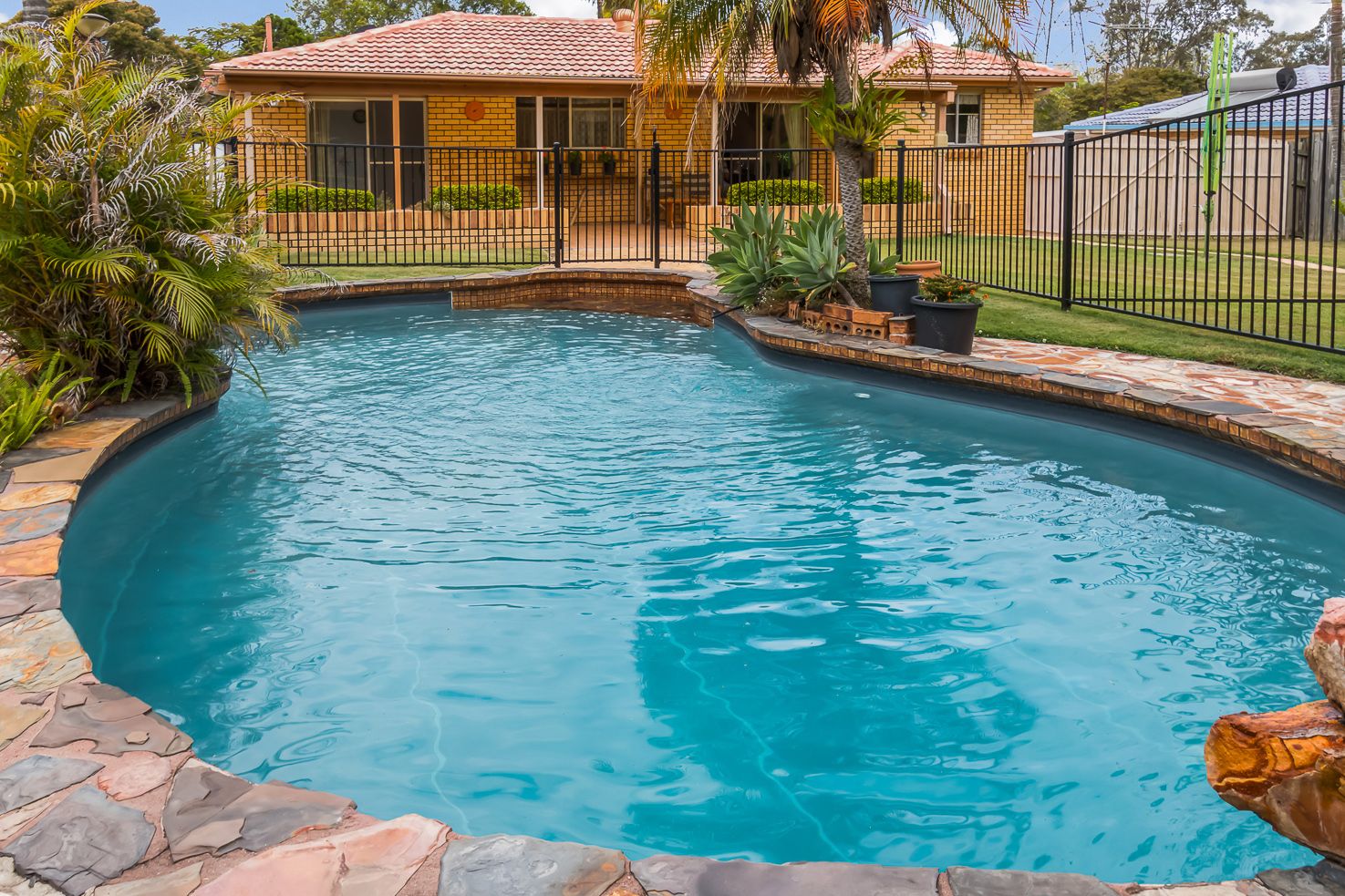8 Winthrop Street, Wishart, QLD 4122