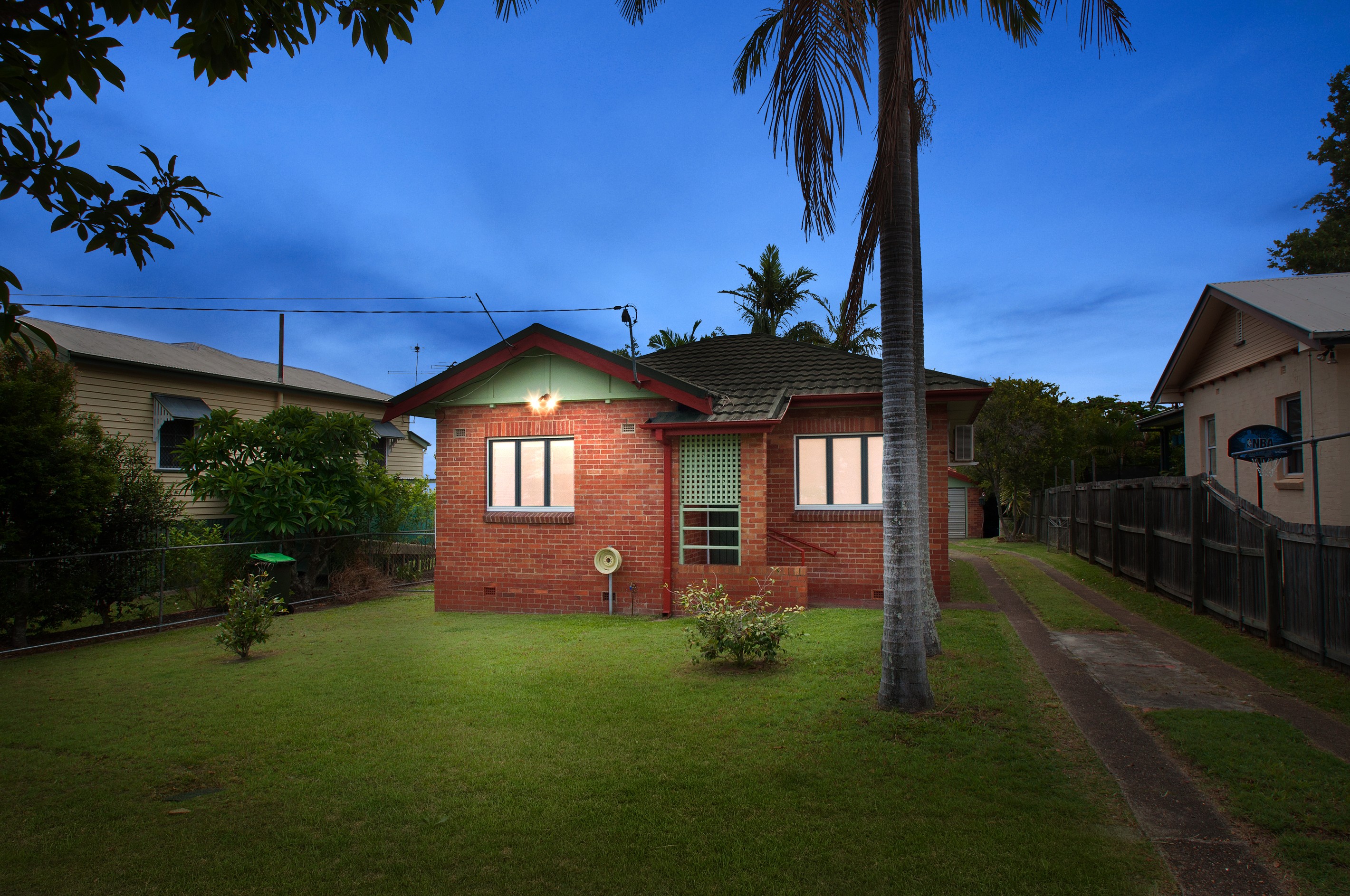 77 Gatling Road, Cannon Hill, QLD 4170