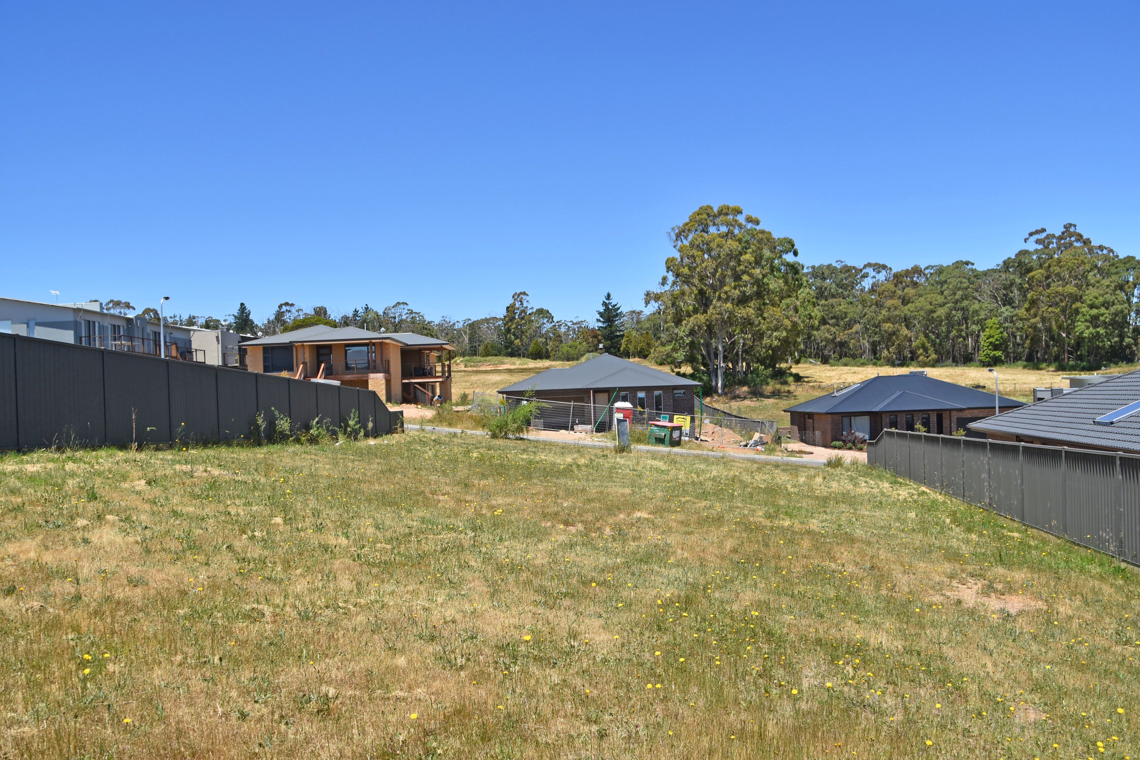 18 (Lot 48) Holmsgarth Court, BROWN HILL, VIC 3350