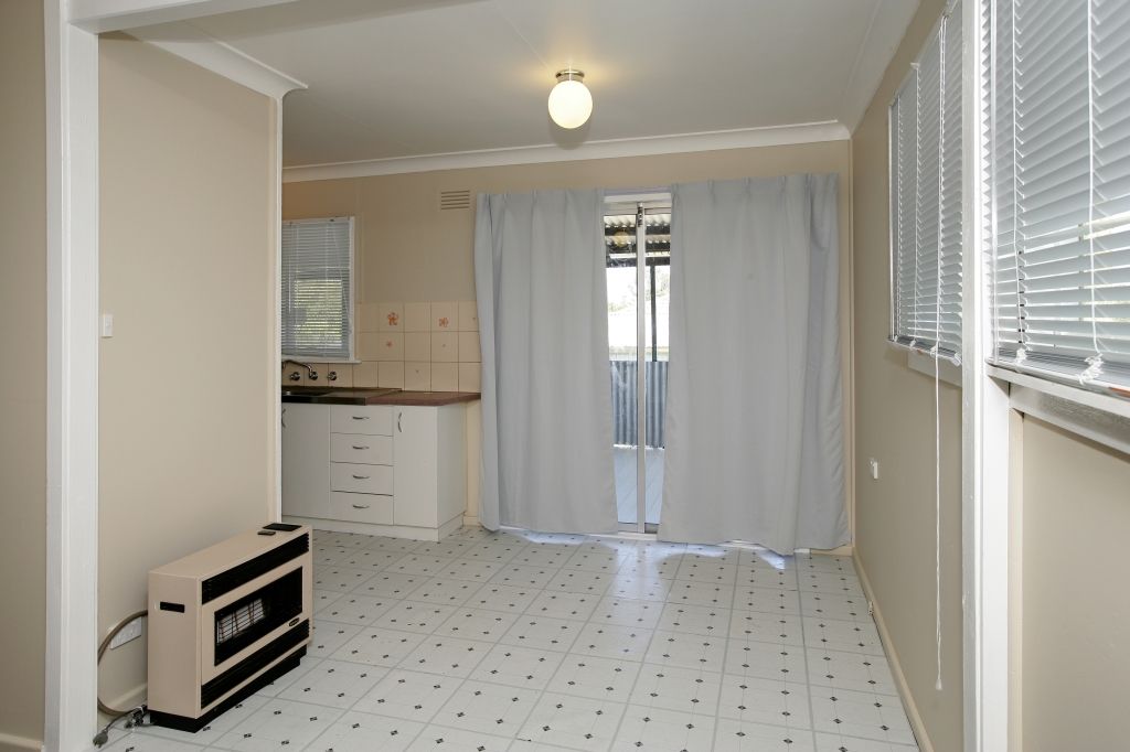 14 Tichborne Crescent, Kooringal, NSW 2650