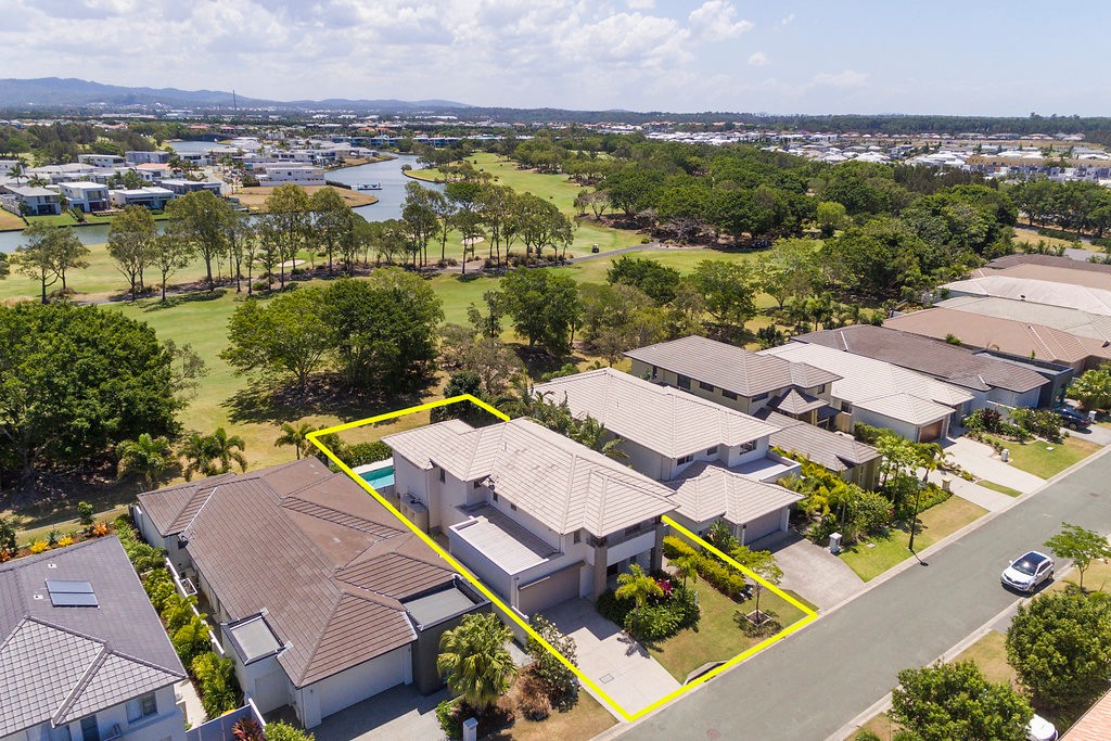 9111 Peter Senior Drive, Hope Island, QLD 4212
