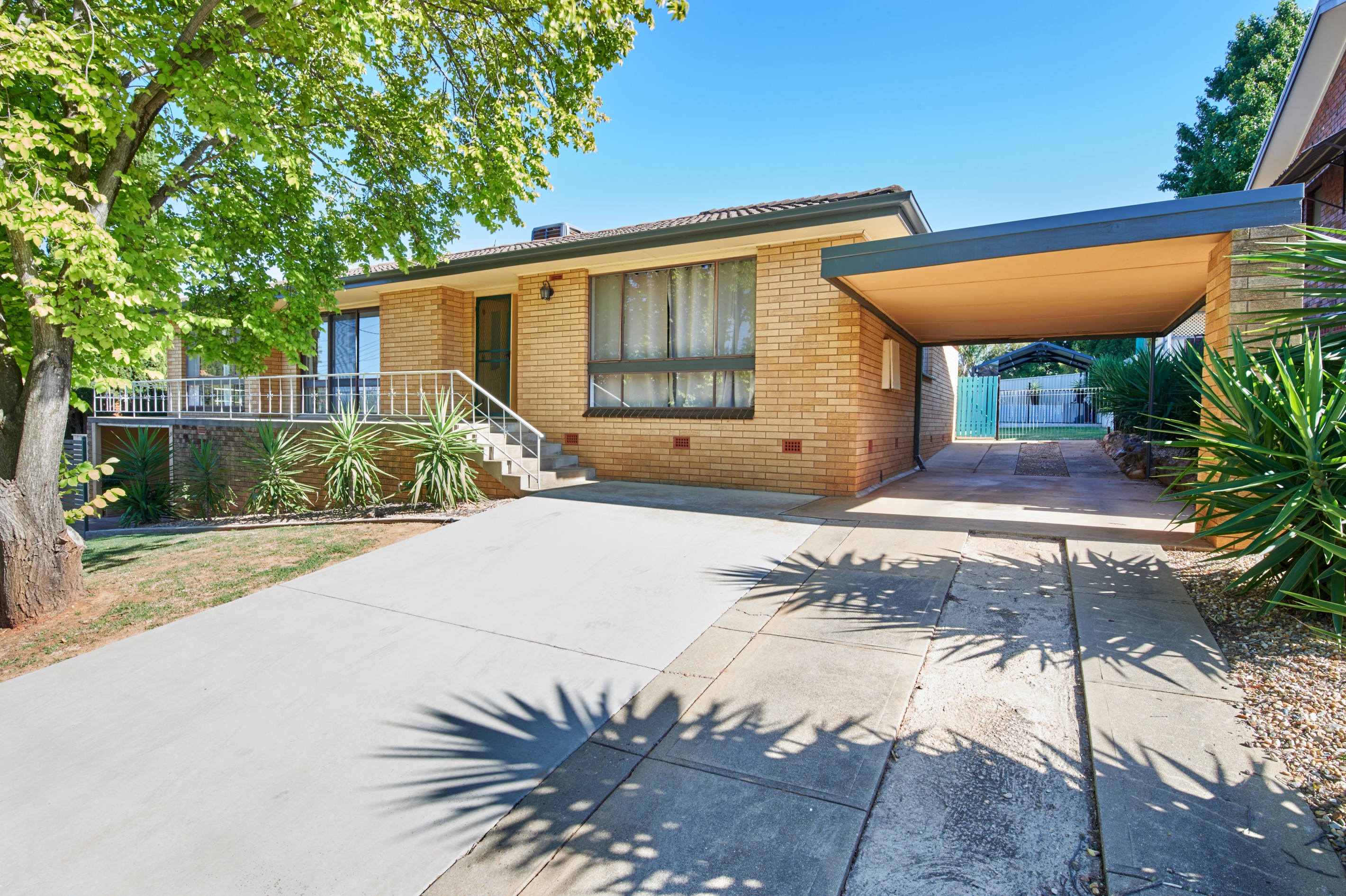 79 Leavenworth Drive, Mount Austin, NSW 2650