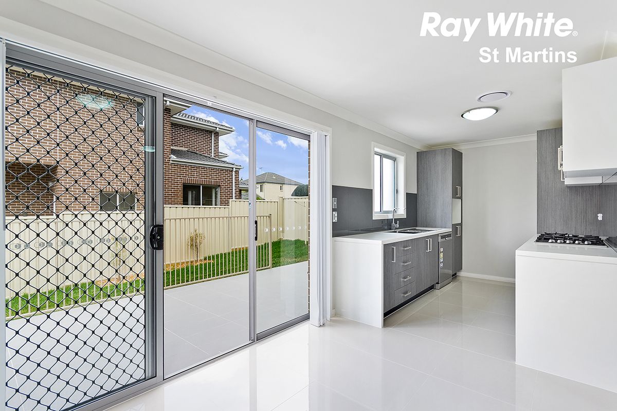 2/31 Hillcrest Road, Quakers Hill, NSW 2763