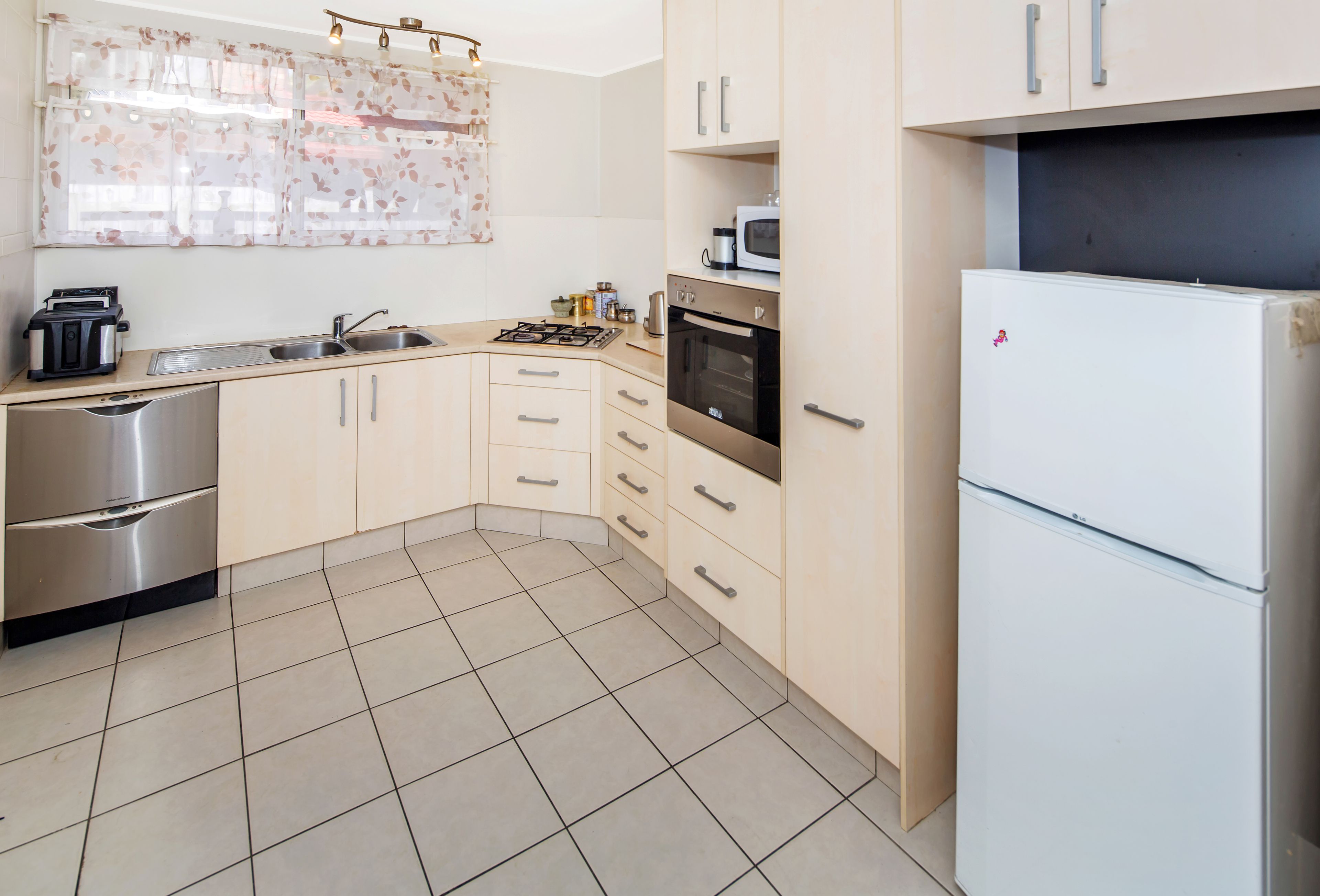 150 Frank Street, Labrador QLD 4215
