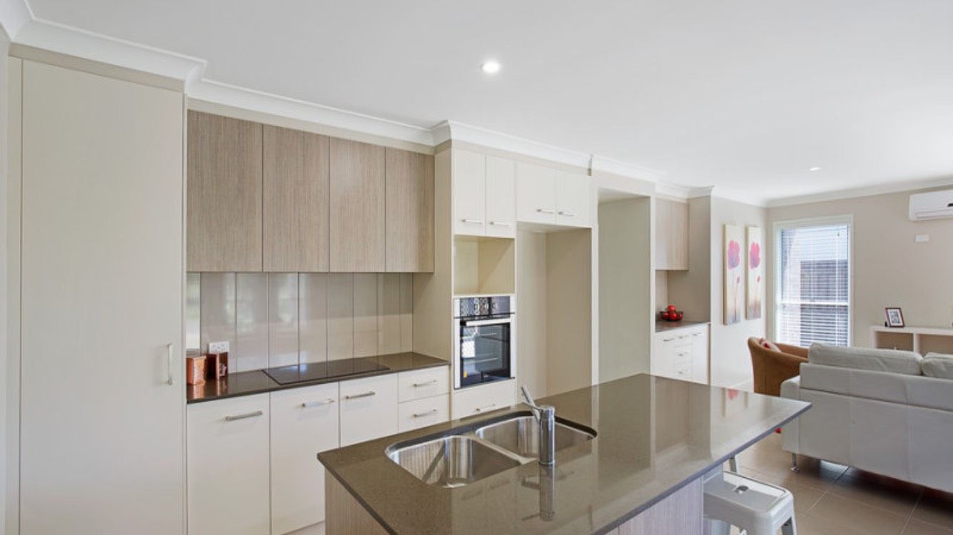 1/231a MacKenzie Street, Centenary Heights, QLD 4350