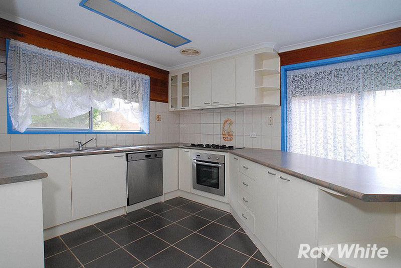 27 Sandra Court, Knoxfield, VIC 3180