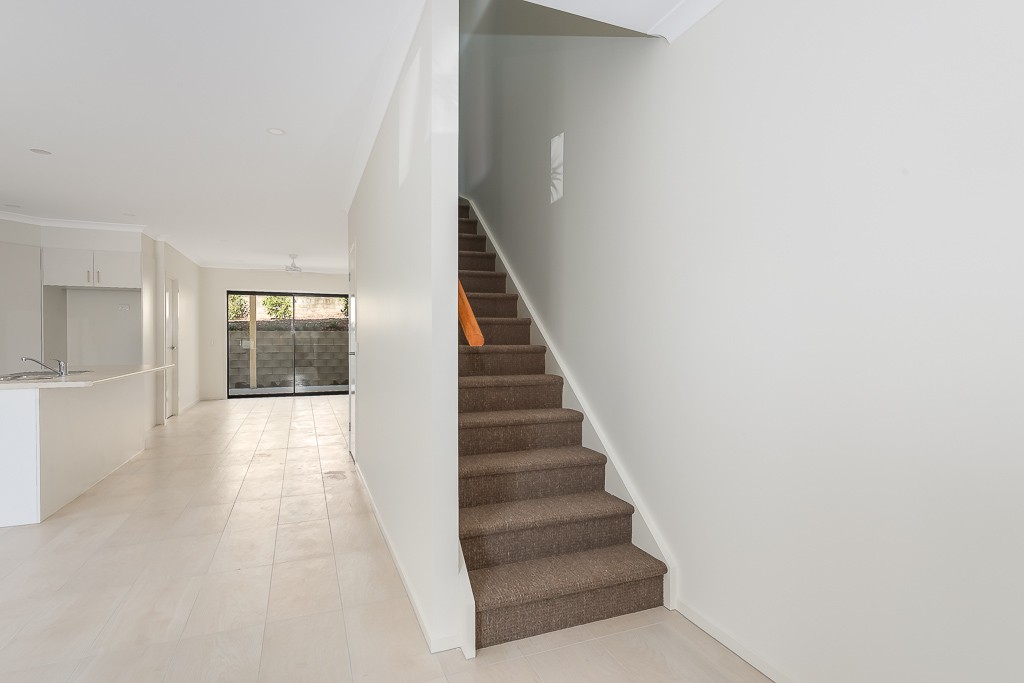 1/16 Enid Avenue, Southport, QLD 4215
