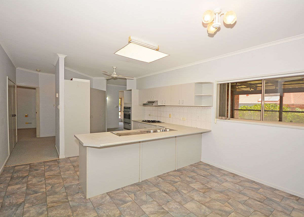 17 Meledie Avenue, Kawungan, QLD 4655
