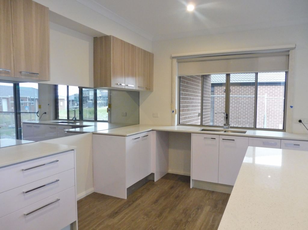 5 Goodison Road, Clyde North, VIC 3978