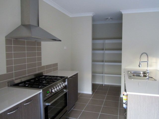 46 Selandra Boulevard, Clyde North, VIC 3978