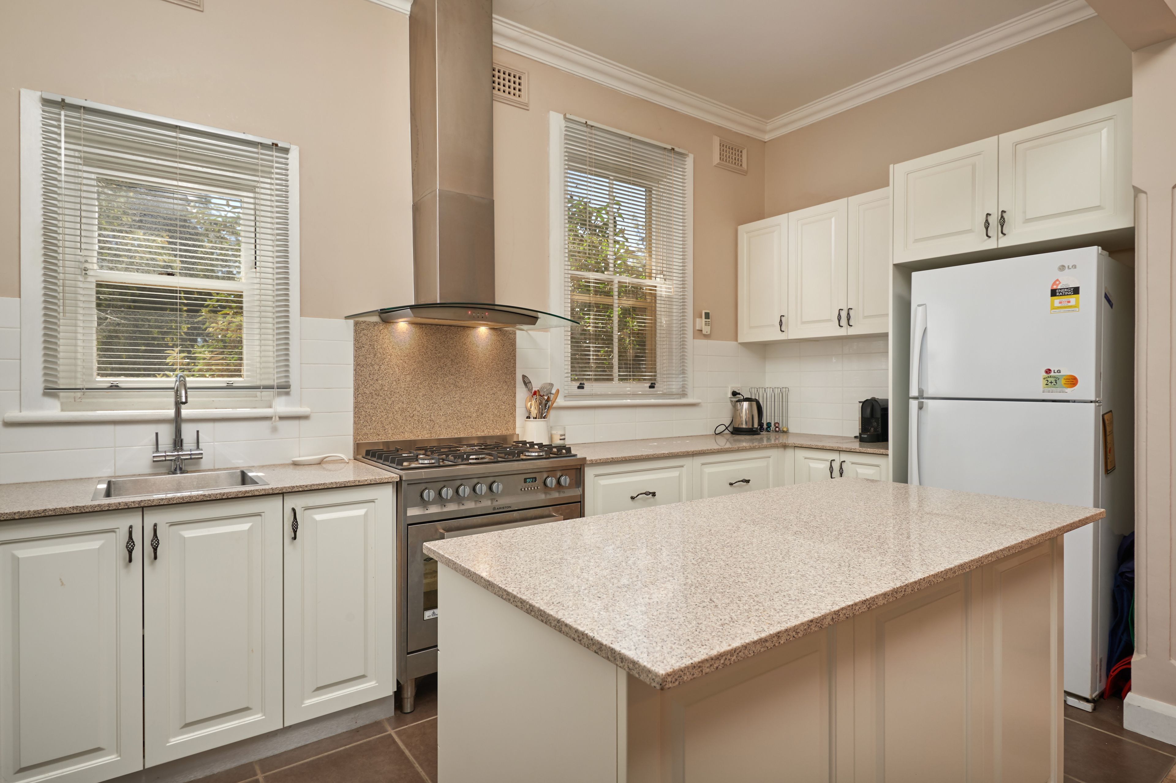 41 Brookong Avenue, Wagga Wagga, NSW 2650