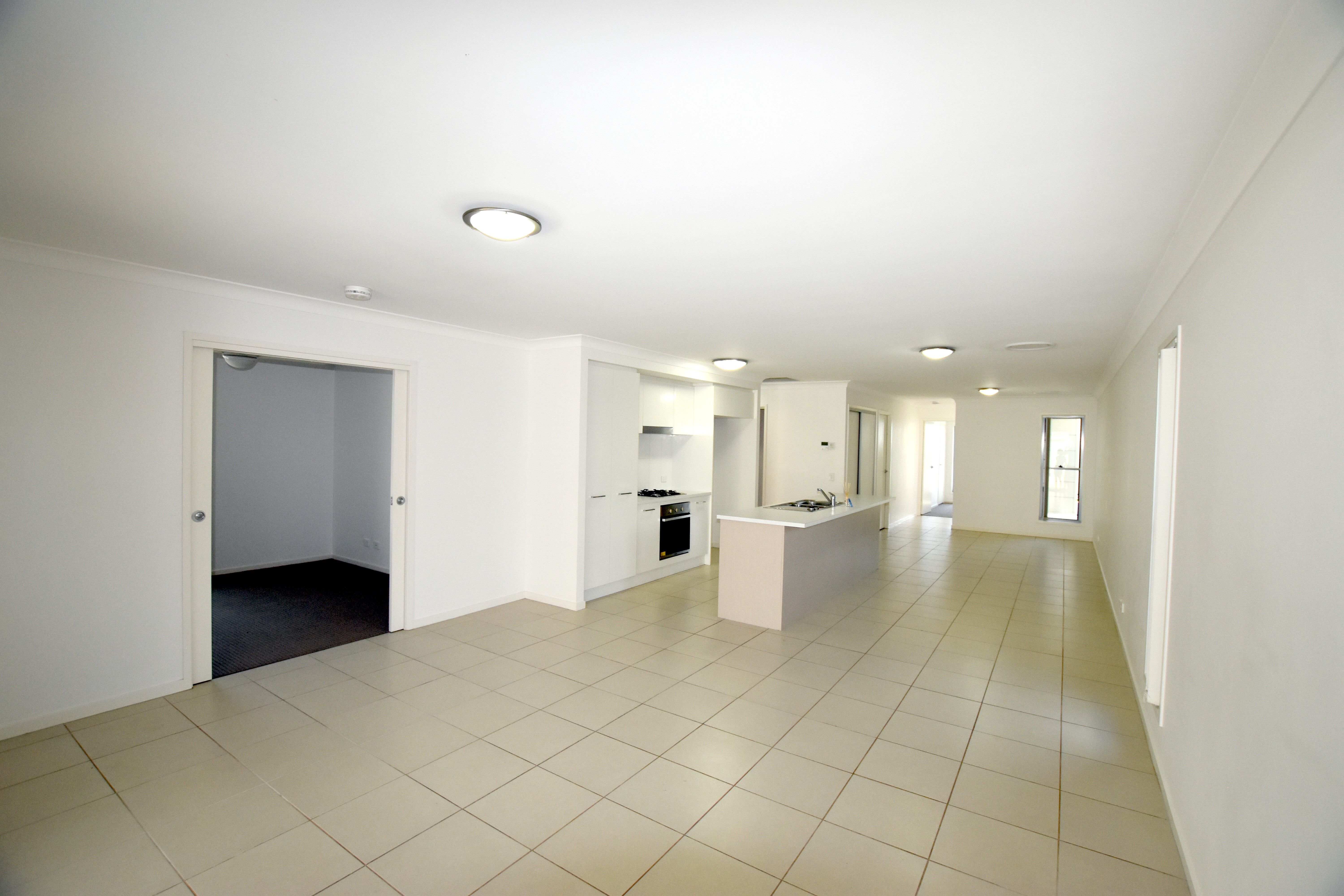 24 Seagull Boulevard, Kirkwood, QLD 4680