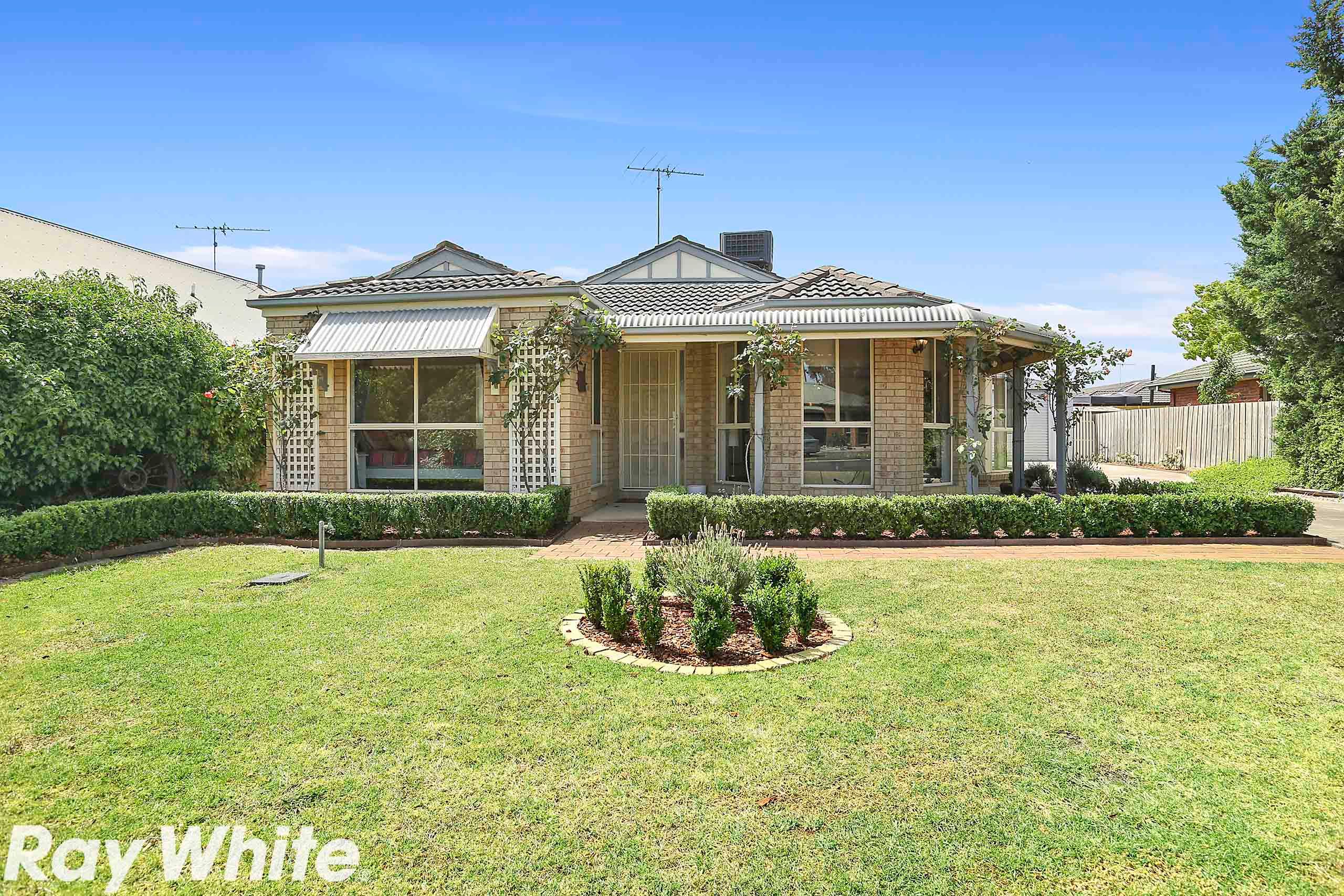 11 Sherwood Grove, Lara VIC 3212