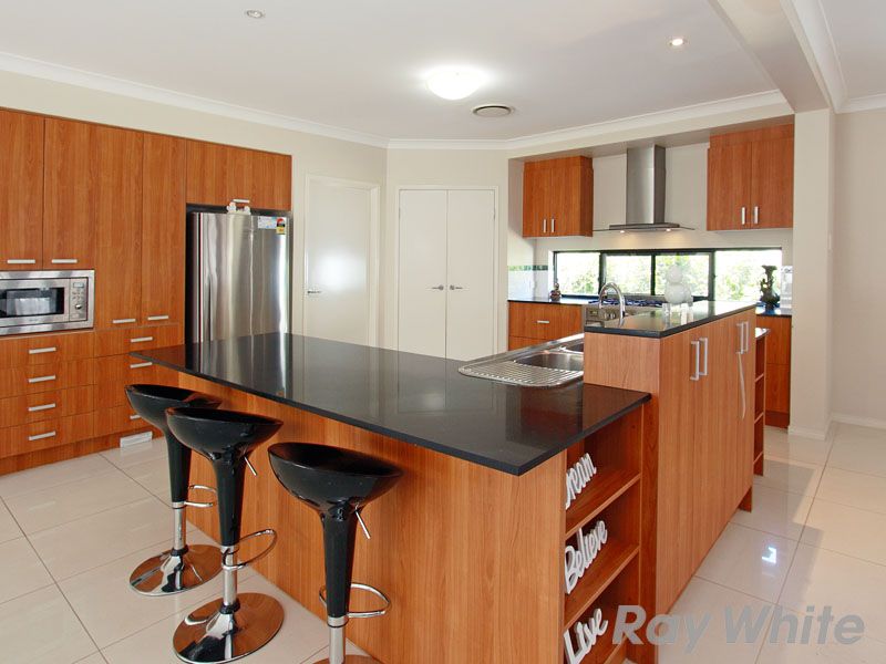 23 Apulia Place, Bridgeman Downs, QLD 4035