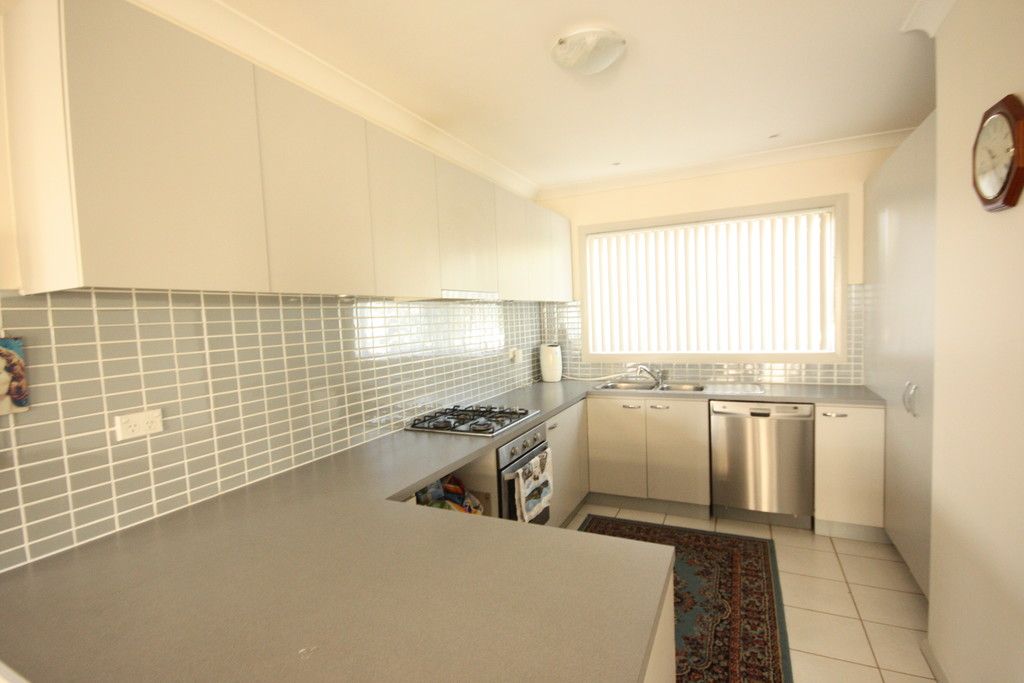1 Brampton Avenue, Glenfield, NSW 2167