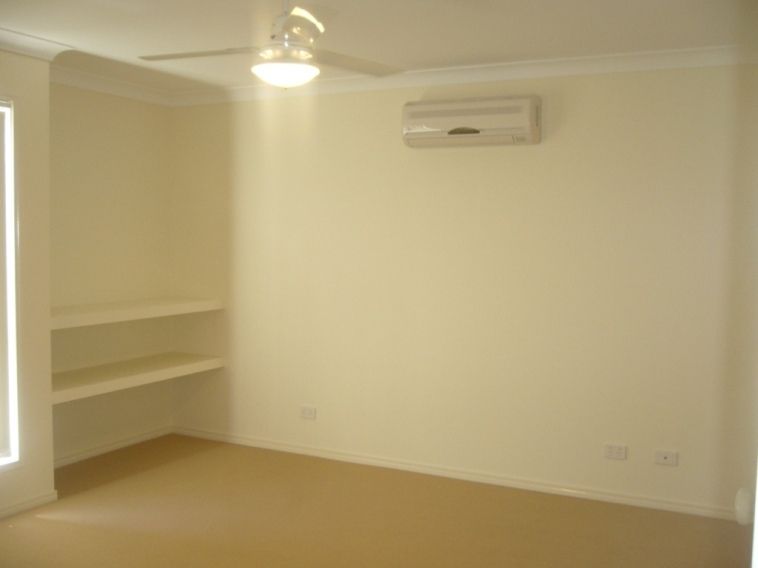4 Alexander Close, Redbank Plains, QLD 4301