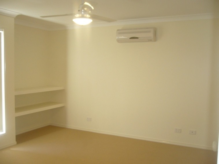 4 Alexander Close, Redbank Plains, QLD 4301