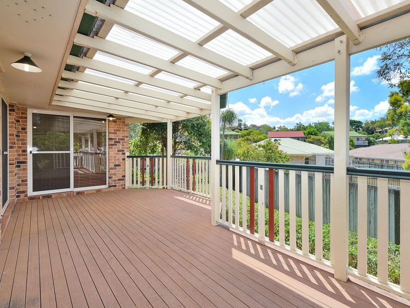8 Woodvale Court, Everton Hills, QLD 4053