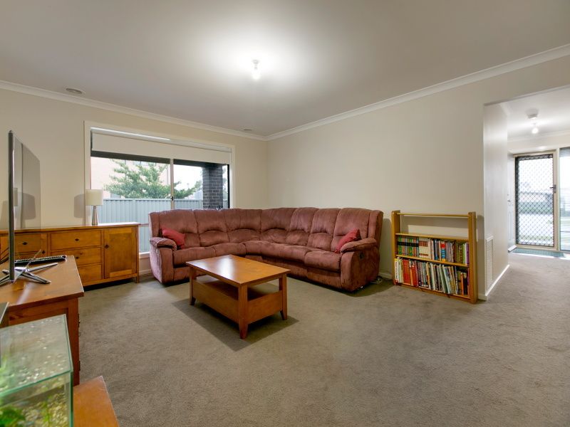 29 Stately Drive, Cranbourne East, VIC 3977