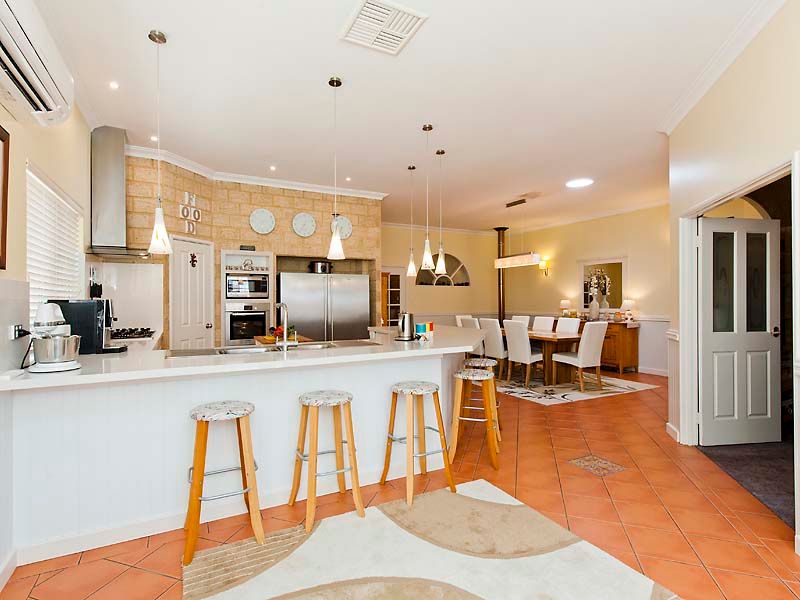 15 David Road, Waikiki, WA 6169