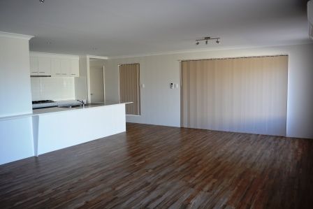 4 Hood Street, Wandina, WA 6530