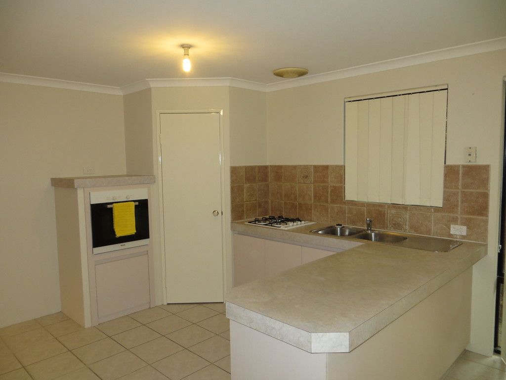 23 MENORA Loop, Warnbro, WA 6169