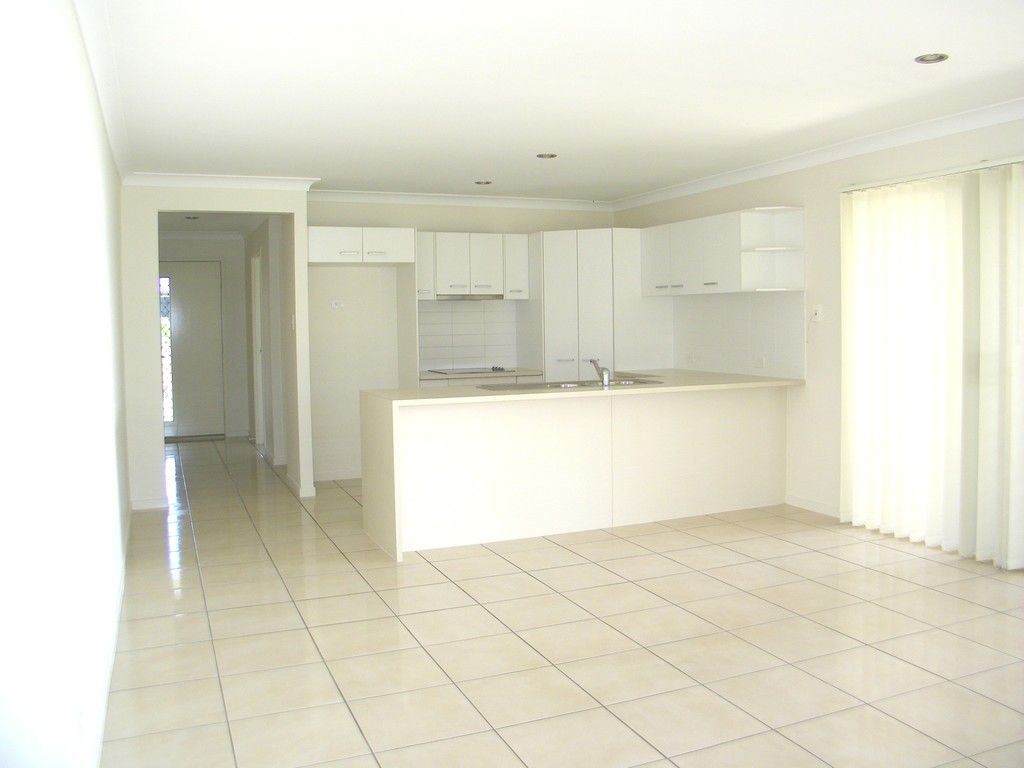 45 Liriope Drive, Kirkwood, QLD 4680