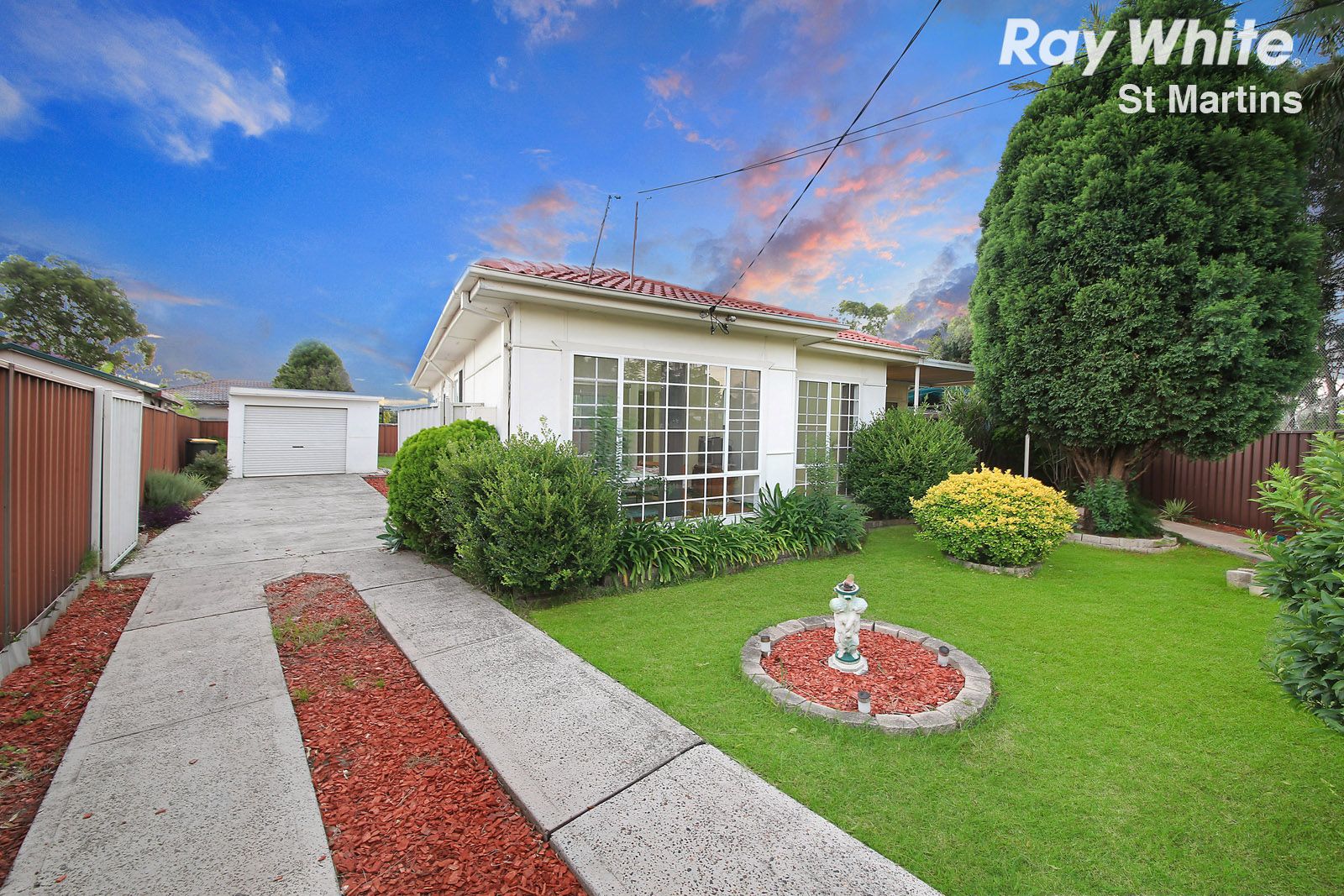 8 Waugh Crescent