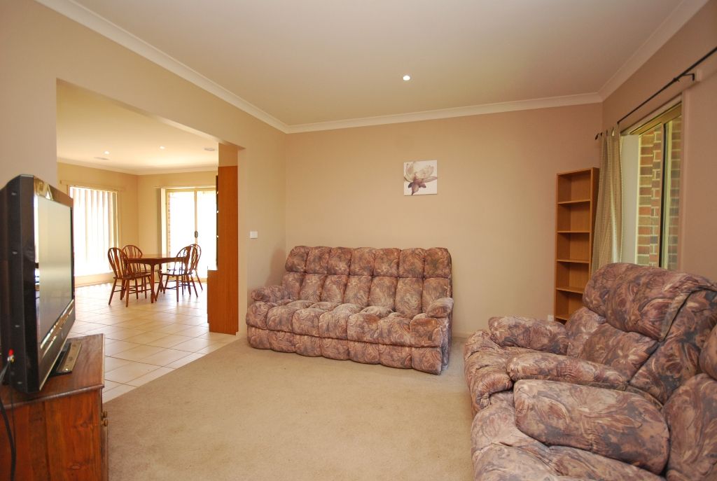 24 Wilsons Lane, Sebastopol, VIC 3356