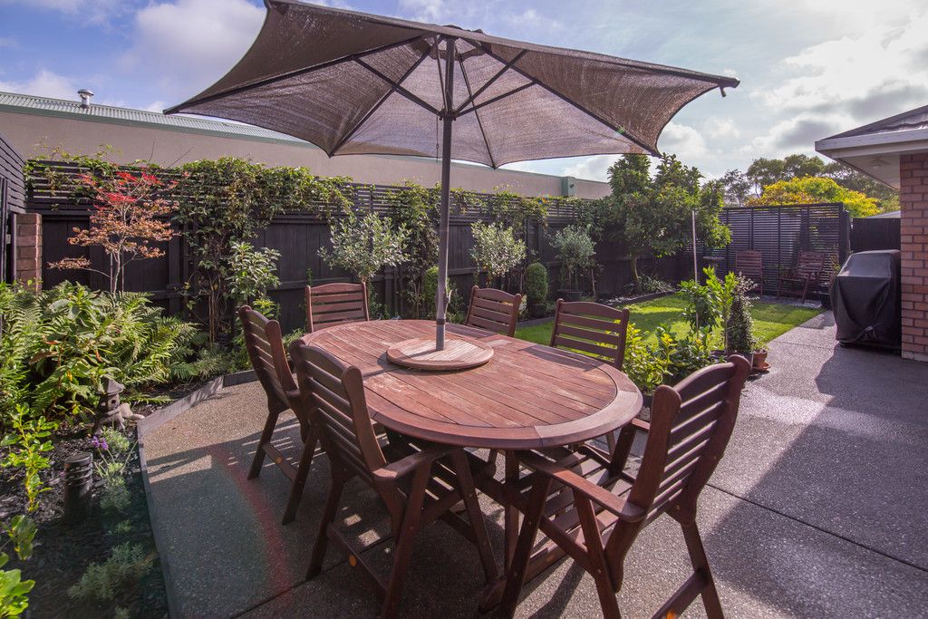 2/303 Burwood Road, Burwood, Christchurch City