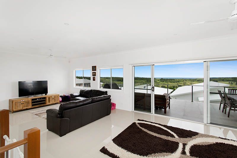 10 Brookwater Crescent, Shell Cove, NSW 2529