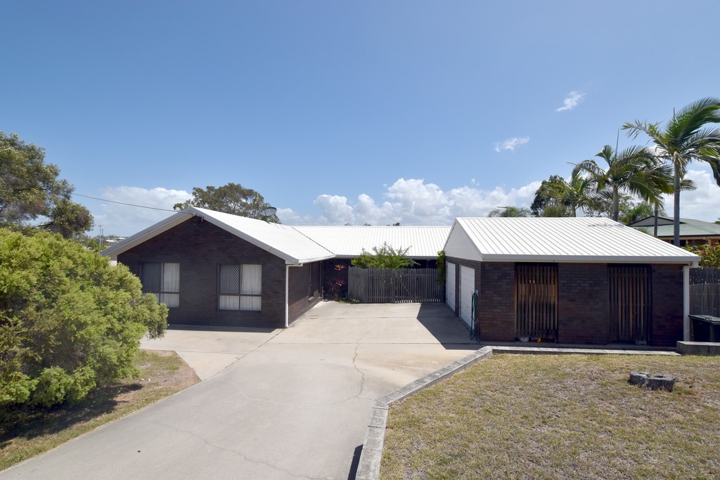 2/18 Chapman Drive, Clinton, QLD 4680