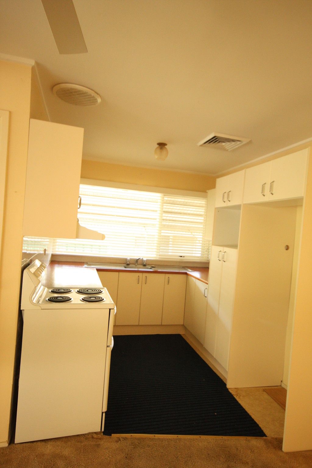24 Guise Road, Bradbury, NSW 2560