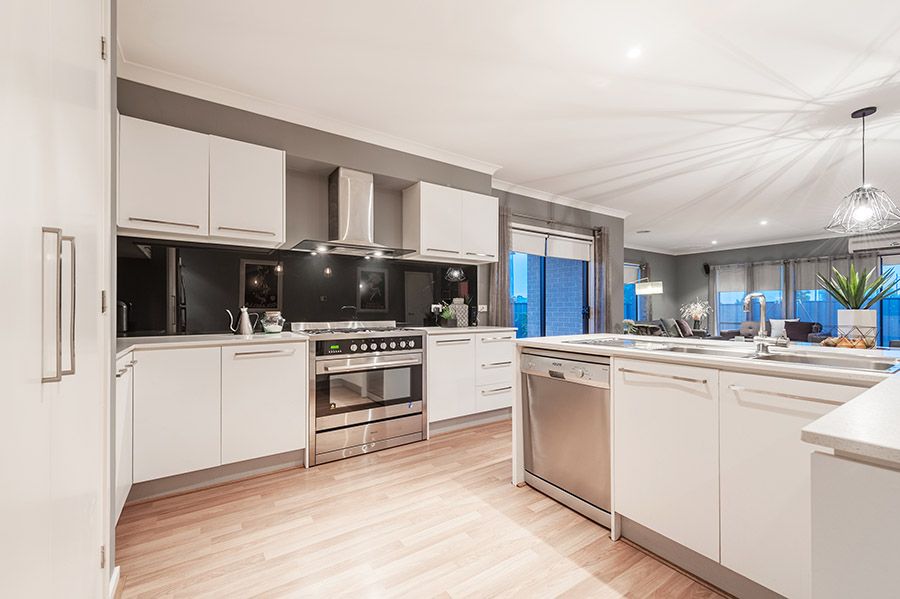 8 Clayton Road, Craigieburn, VIC 3064