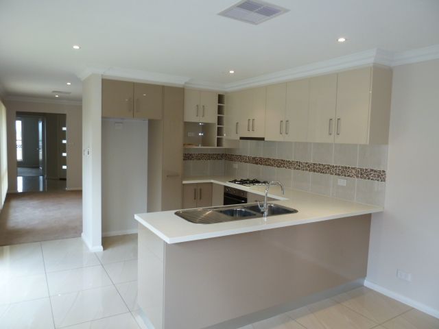 2/81 Atherton Crescent, TATTON, NSW 2650