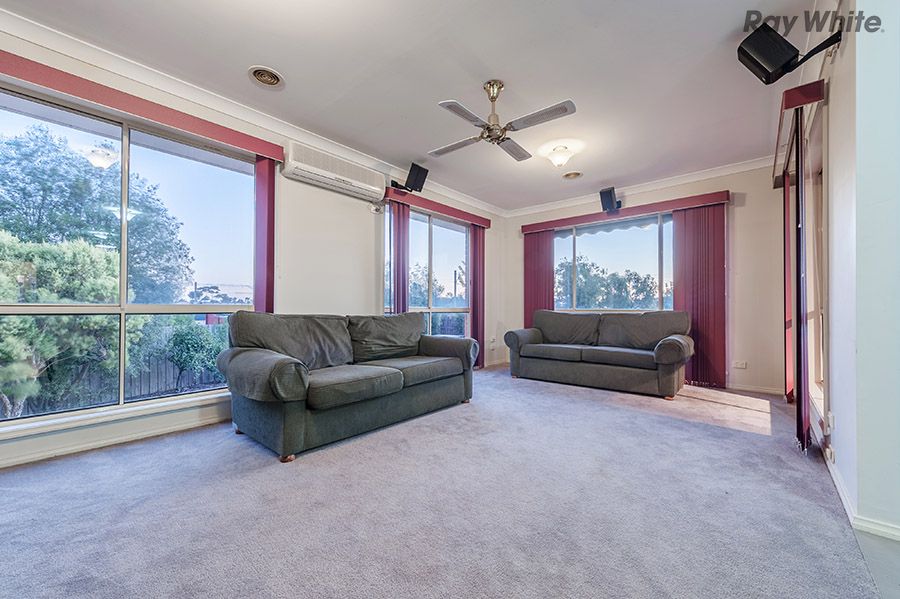 15 Herman Close, Taylors Lakes, VIC 3038
