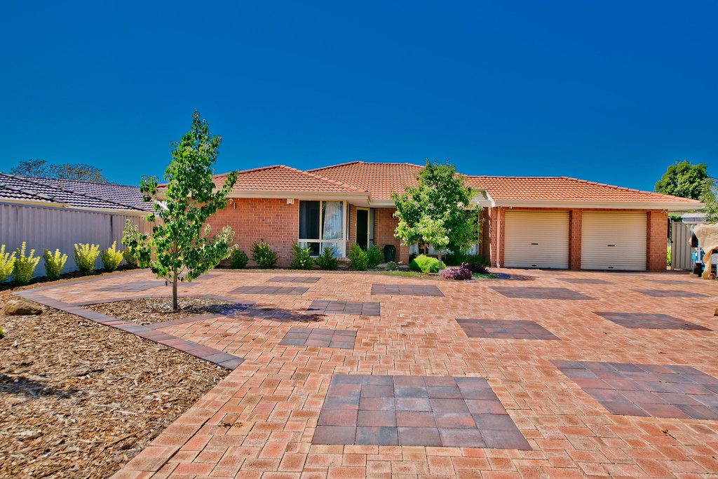 5 Karel Court, Alexander Heights WA 6064
