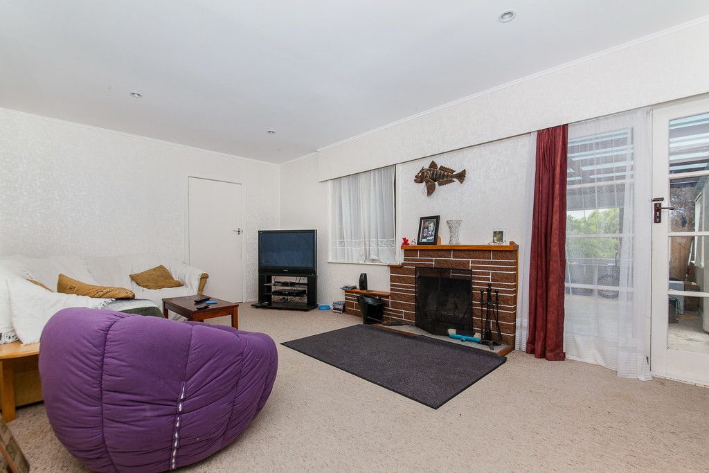 22 McClintock Road, Massey West, Auckland