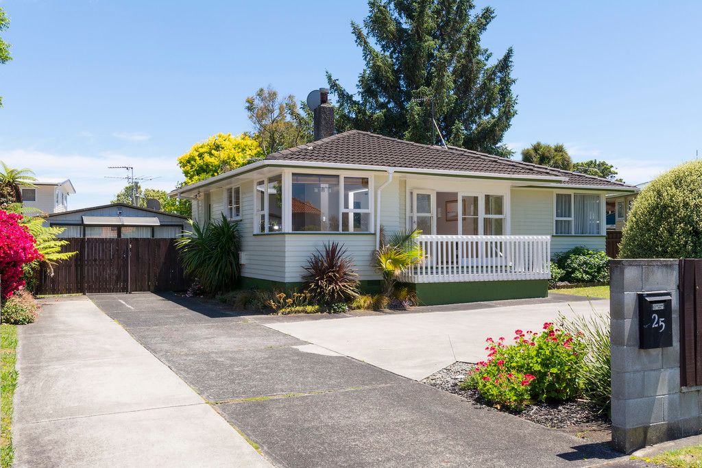 25 Whitford Road, Howick, Manukau City