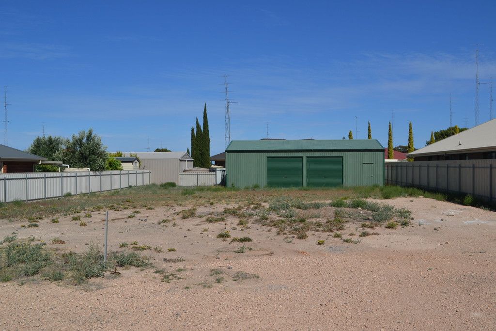25 Lyndon Avenue, Moonta Bay, SA 5558