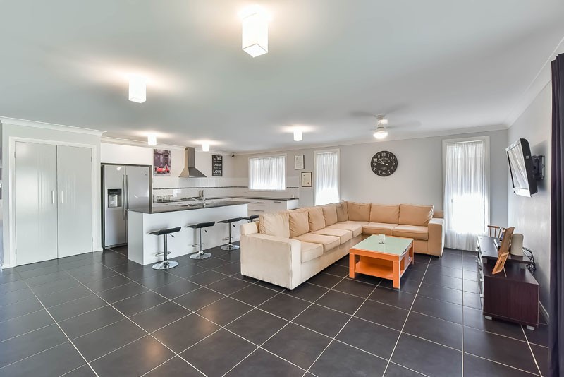 8 Kale Road, Spring Farm, NSW 2570