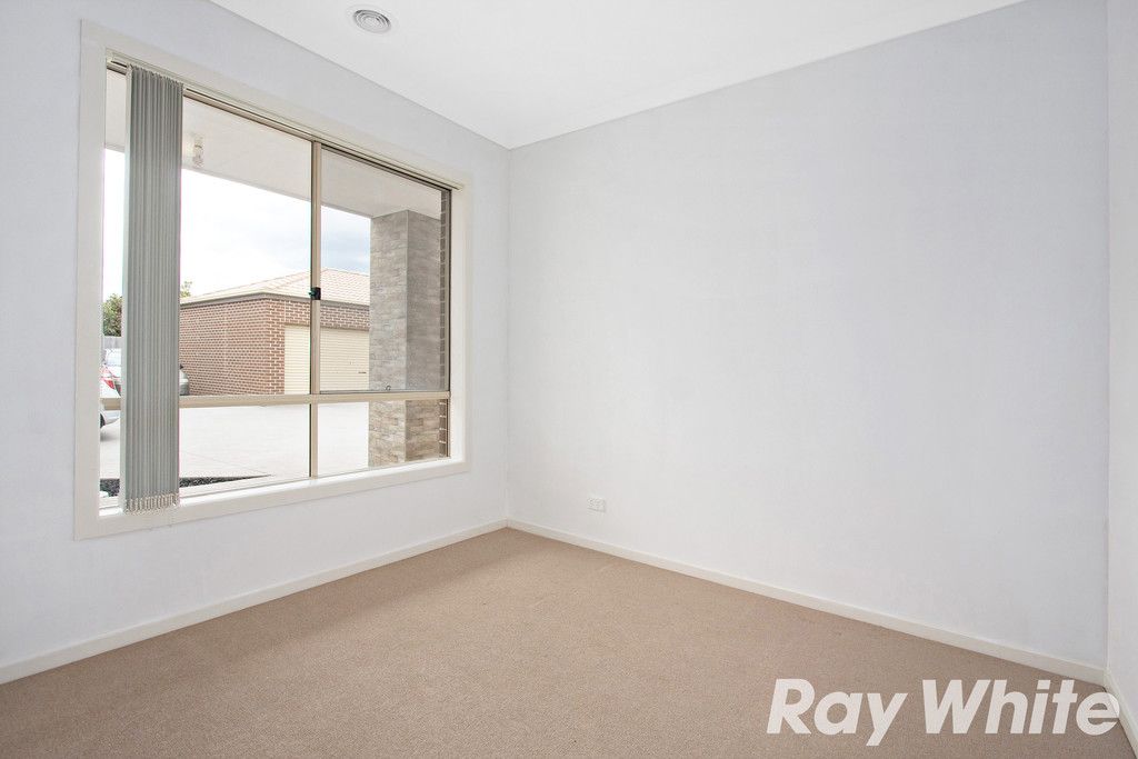4/1 Walnut Way, Pakenham, VIC 3810