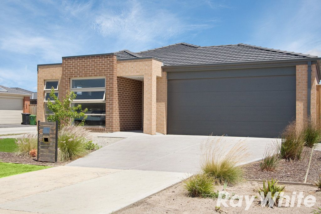 3 Glenelg Street, Clyde North VIC 3978