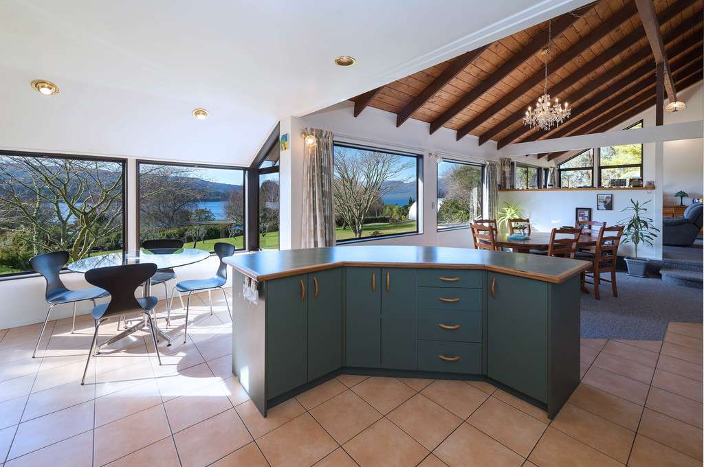291 Spencer Road photo 3