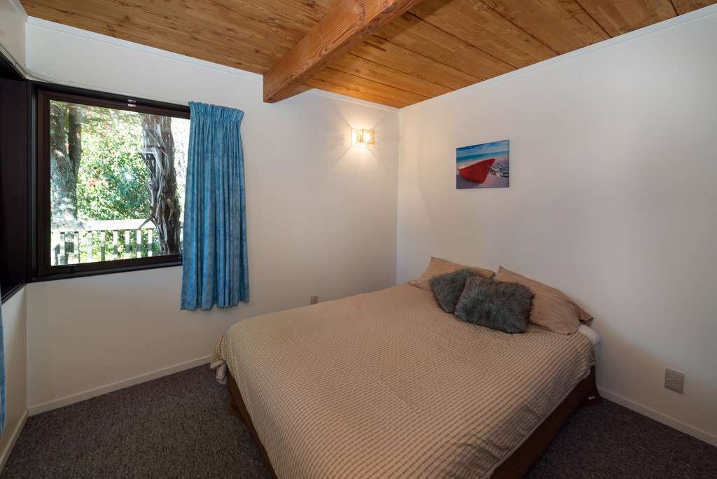 291 Spencer Road photo 9