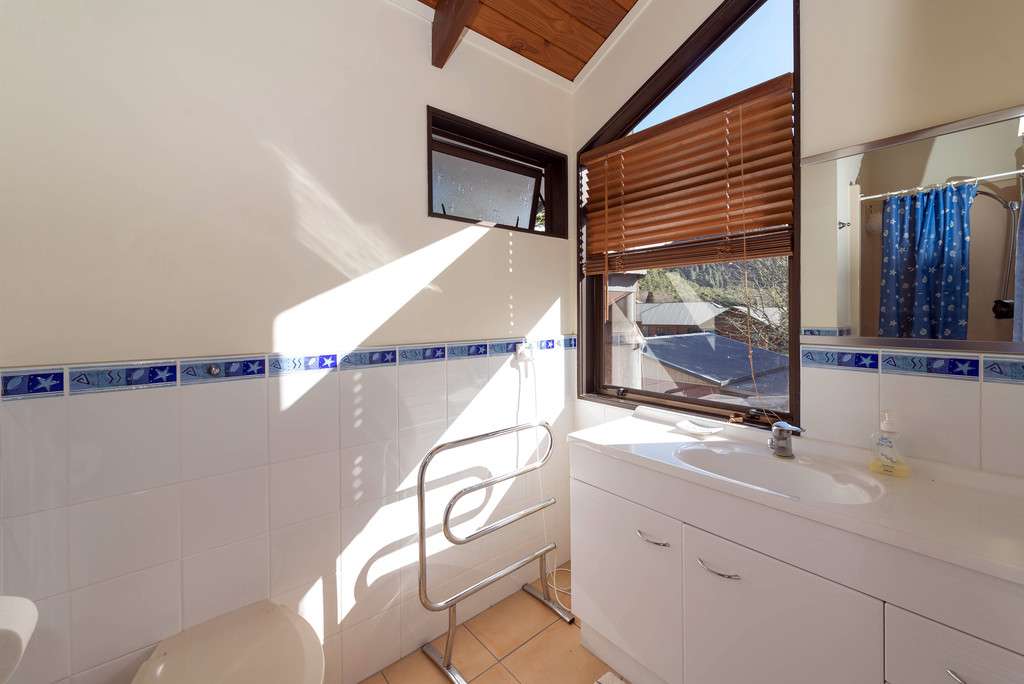 291 Spencer Road photo 7