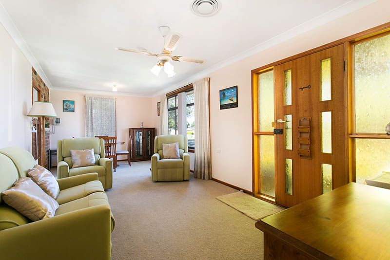 18 Messenger Road, Barrack Heights, NSW 2528