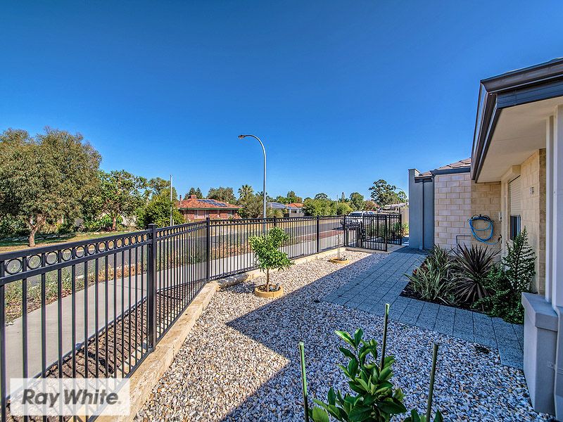 1/16 Pannell Way, Girrawheen, WA 6064