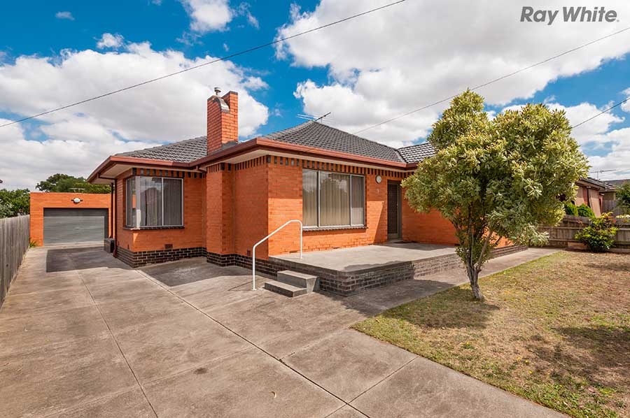 9 Reaburn Avenue, St Albans, VIC 3021